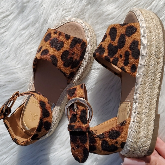 Girls Leopard Print Espradilles Sandals - Picture 2 of 4